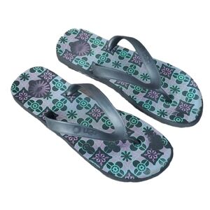 Ugg Women flip flop sandals shoes flats  sz 6.5